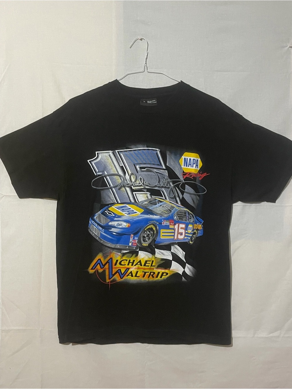 CHASE AUTHENTICS MICHAEL WALTRIP NAPA #15 NASCAR T-shirt SIZE M VINTAGE